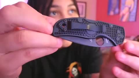 Mia online show from December 13, 11:17 pm