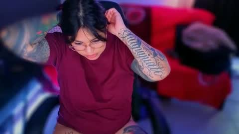 Mia online show from December 3, 3:14 am