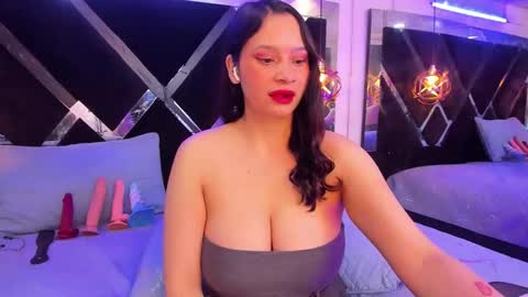 Mia online show from February 14, 1:46 am