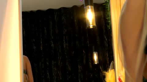 Snapshot of miacharm1 chatting on February 9, 9:19 pm Mia online show from February 9, 9:19 pm