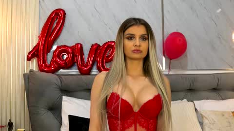 Snapshot of miacharm1 chatting on February 24, 9:46 pm Mia online show from February 24, 9:46 pm