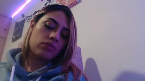 Snapshot of miacollings1 chatting on November 30, 3:43 am Miia online show from November 30, 3:43 am