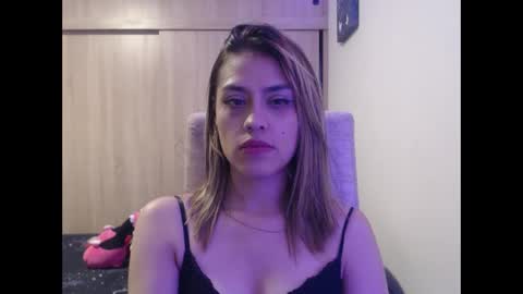 Snapshot of miacollings1 chatting on December 21, 4:52 am Miia online show from December 21, 4:52 am