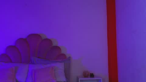 Snapshot of miacolucci_18 chatting on July 28, 7:39 pm Mary online show from July 28, 7:39 pm