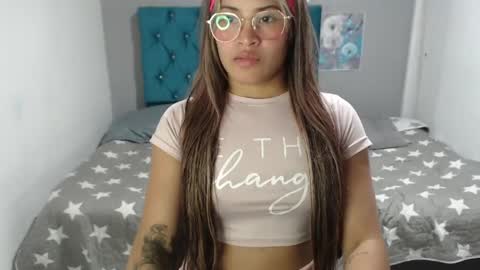 miacumgirl online show from April 29, 6:25 pm