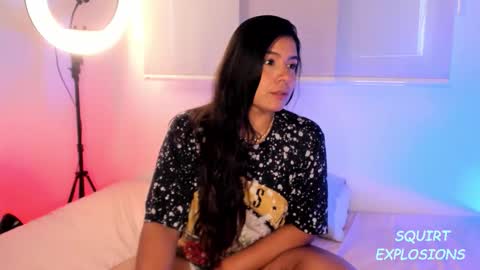 Snapshot of miadanielss chatting on December 4, 2:04 pm IG Yojanagomez online show from December 4, 2:04 pm