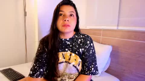 Snapshot of miadanielss chatting on May 12, 12:35 pm IG Yojanagomez online show from May 12, 12:35 pm