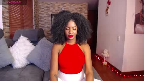 Snapshot of miaderail chatting on January 4, 10:55 pm Sofi online show from January 4, 10:55 pm