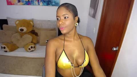 Snapshot of miaderail chatting on April 19, 2:55 am Sofi online show from April 19, 2:55 am