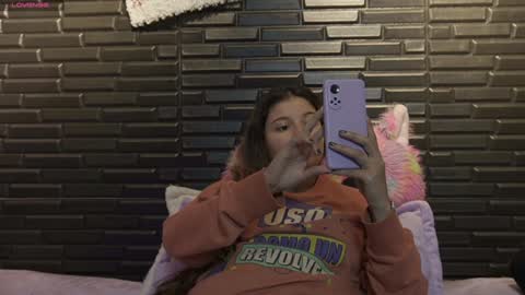 Mia online show from December 28, 4:41 am