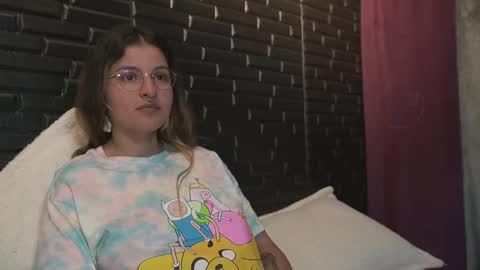 Mia online show from February 23, 8:39 am