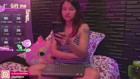 Mia online show from September 27, 5:34 am