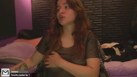 Mia online show from November 30, 6:28 am