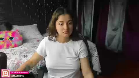 Snapshot of miadimota chatting on March 14, 4:34 pm Mia online show from March 14, 4:34 pm