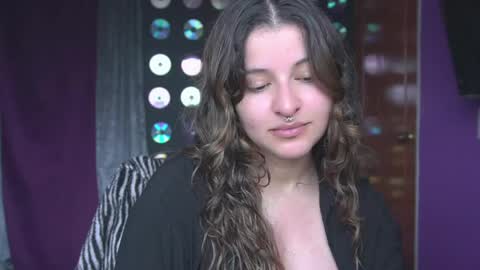 Snapshot of miadimota chatting on April 25, 5:21 pm Mia online show from April 25, 5:21 pm