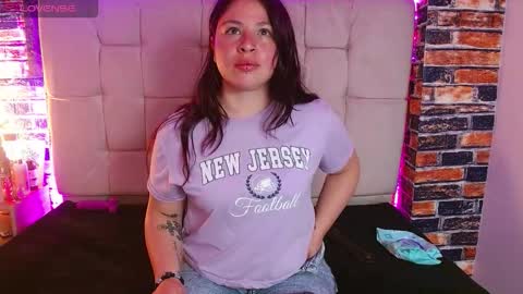 Snapshot of miadoll303av chatting on October 24, 3:47 am miadoll303av online show from October 24, 3:47 am