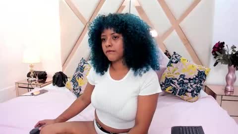 Snapshot of miadraven chatting on November 10, 5:34 pm Mia online show from November 10, 5:34 pm