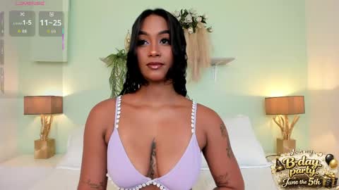 Snapshot of miaebony_ chatting on May 29, 8:40 pm Call me Mia online show from May 29, 8:40 pm