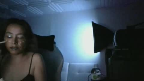 Snapshot of miaellababy chatting on March 21, 12:59 am miaellababy online show from March 21, 12:59 am