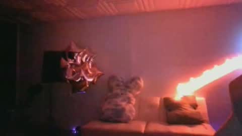 Snapshot of miaellababy chatting on April 8, 1:38 am miaellababy online show from April 8, 1:38 am