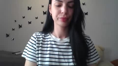 Mia online show from June 2, 10:01 pm