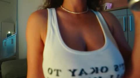 Snapshot of miafleur chatting on October 18, 2:18 pm Mia online show from October 18, 2:18 pm