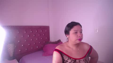 mia online show from June 9, 3:07 am