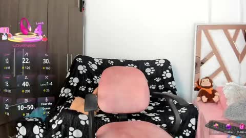 Mia online show from May 27, 5:32 pm