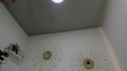 Miah Collins online show from February 22, 9:01 am