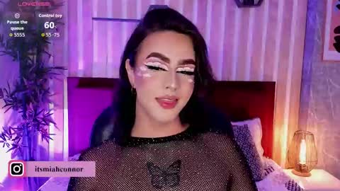 Snapshot of miah_connor chatting on November 11, 7:47 pm Mia Connor online show from November 11, 7:47 pm