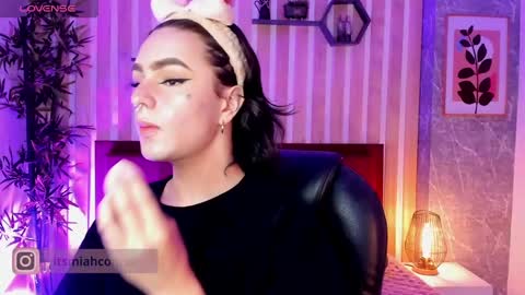 Snapshot of miah_connor chatting on November 23, 7:46 pm Mia Connor online show from November 23, 7:46 pm