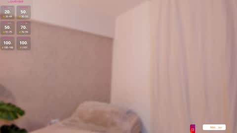 Snapshot of miah_luv chatting on May 29, 8:07 pm Miah online show from May 29, 8:07 pm