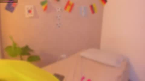 Snapshot of miah_luv chatting on June 27, 7:19 pm Miah online show from June 27, 7:19 pm