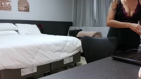 Snapshot of miahale chatting on December 8, 12:18 am Ms Mia  Owner Of  Your Mind online show from December 8, 12:18 am