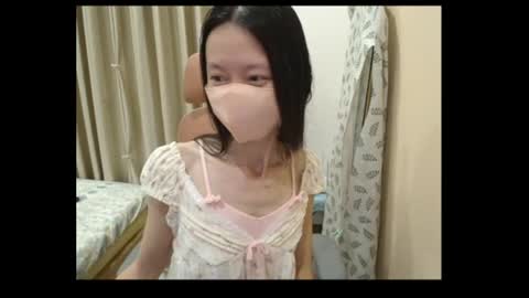 Snapshot of miahchan68 chatting on June 10, 1:54 pm miahchan68 online show from June 10, 1:54 pm