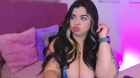 Snapshot of miahjoness chatting on September 16, 10:44 pm Miah Joness online show from September 16, 10:44 pm