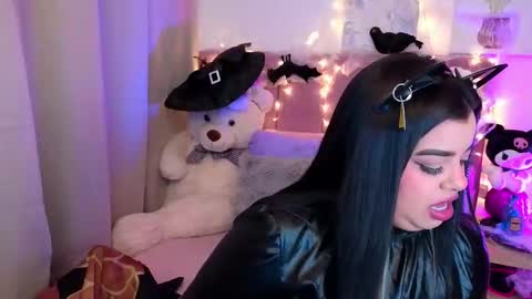 Snapshot of miahjoness chatting on October 31, 2:12 am Miah Joness online show from October 31, 2:12 am