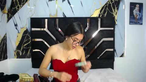 miahotcs online show from February 11, 3:06 pm