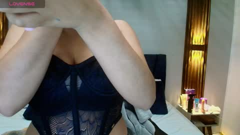 MIA HOTMEZ online show from October 16, 11:55 am