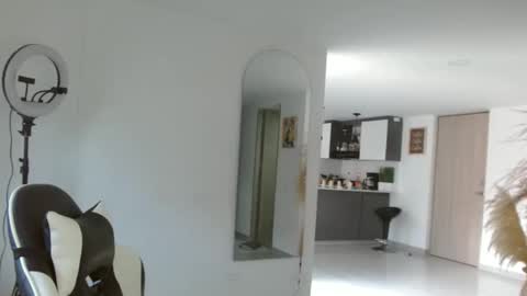 Snapshot of miahott19 chatting on November 9, 6:17 pm miahott19 online show from November 9, 6:17 pm