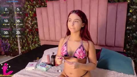 Mia online show from February 21, 11:33 am