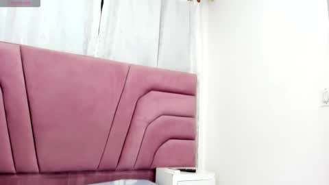 miajhonsonx online show from October 24, 12:34 pm