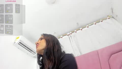 Snapshot of miajhonsonx chatting on May 15, 9:22 pm miajhonsonx online show from May 15, 9:22 pm