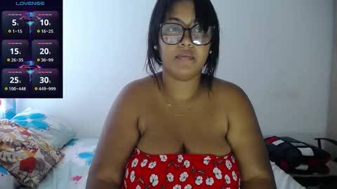 miajoseph_ online show from October 23, 7:56 pm