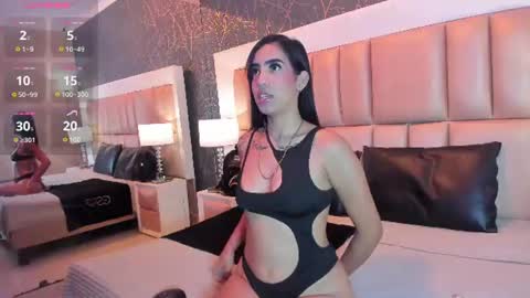 Mia online show from July 29, 7:45 pm