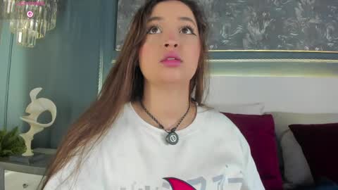 Mia  online show from June 8, 3:40 am