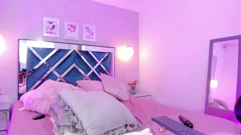 Snapshot of miakhalifa_7 chatting on March 8, 5:43 pm Mia Khalifa online show from March 8, 5:43 pm