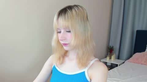 Snapshot of miakimiko chatting on April 25, 1:52 am miakimiko online show from April 25, 1:52 am