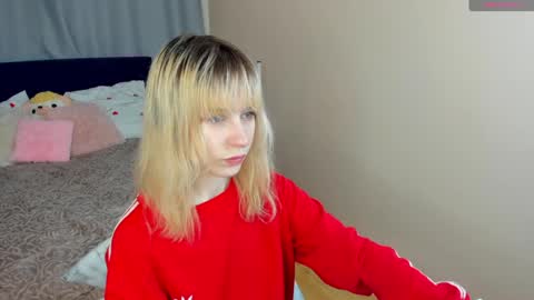 Snapshot of miakimiko chatting on May 10, 2:17 am miakimiko online show from May 10, 2:17 am