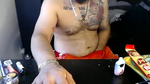 Snapshot of miaking chatting on October 10, 7:24 pm Mark online show from October 10, 7:24 pm